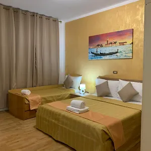 Venice House , Mestre Italia